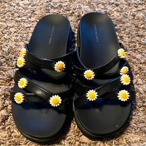 Black Slide Sandals with Daisy Details - Size 6